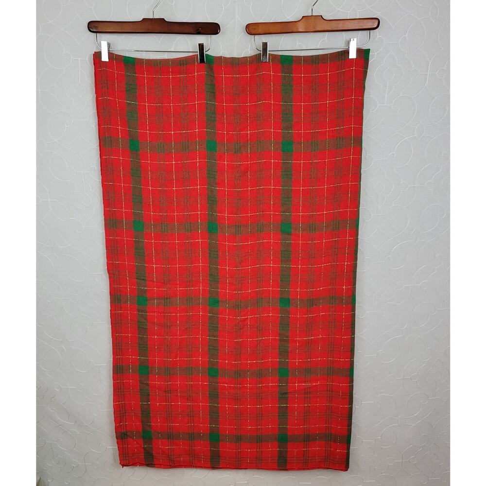 Christmas Holidays Knit Tablecloth 100"x60" Red Green Tartan Plaid 6 Napkins NEW